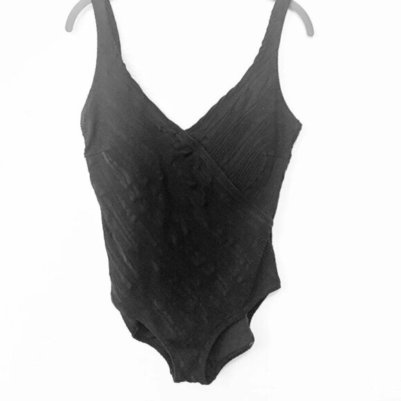 Gottex 1 piece swimsuit Black SZ LG - V-neck - built in bra - slimming - Picture 1 of 6